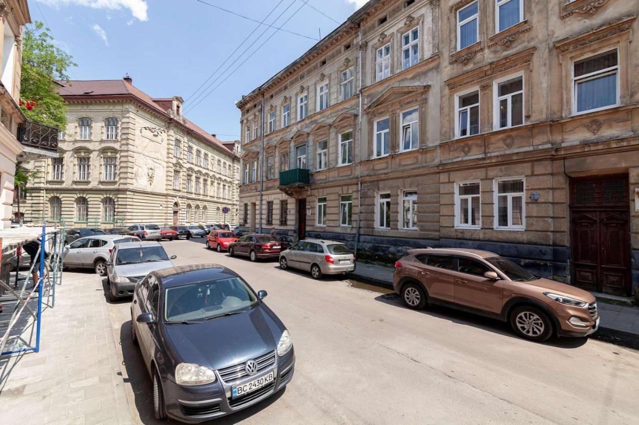 Avangard Magnus Apartment Leópolis Exterior foto